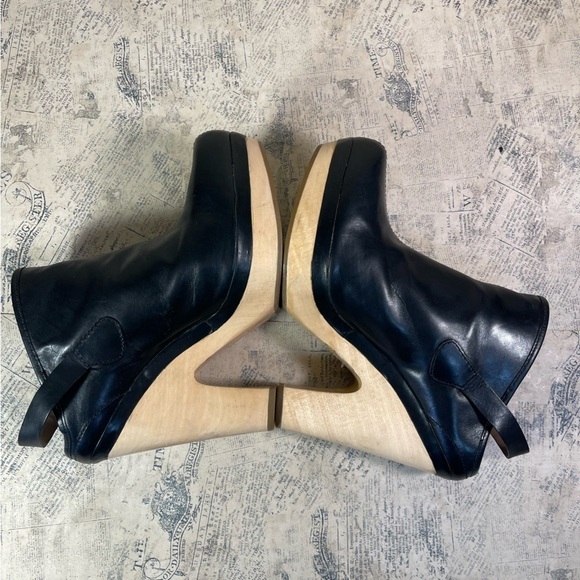 Belle by Sigerson Morrison , Black Leather Wood Clog Heels - Picture 9 of 14